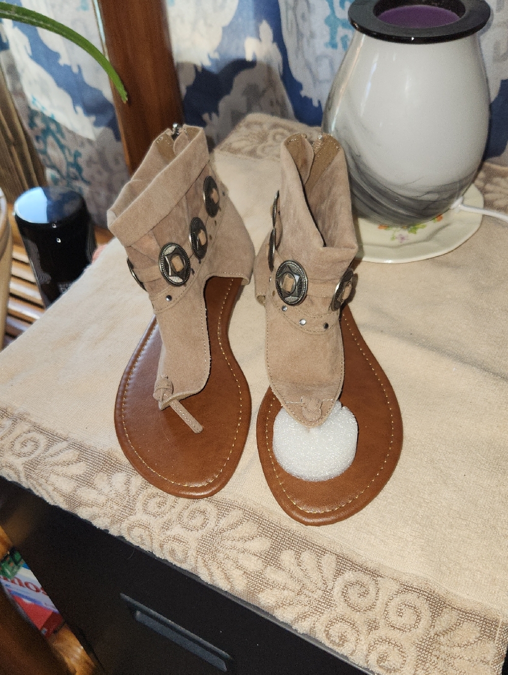 Elle Sandals